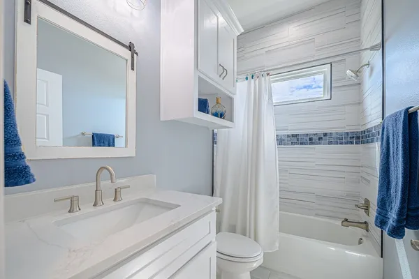 $1,190,000 | 9 Northpointe Drive, Rockport, TX 78382