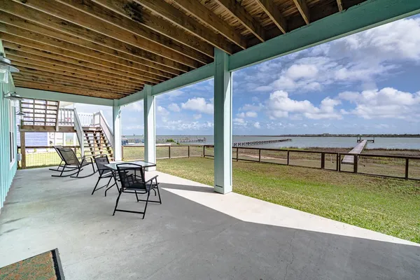 $1,190,000 | 9 Northpointe Drive, Rockport, TX 78382