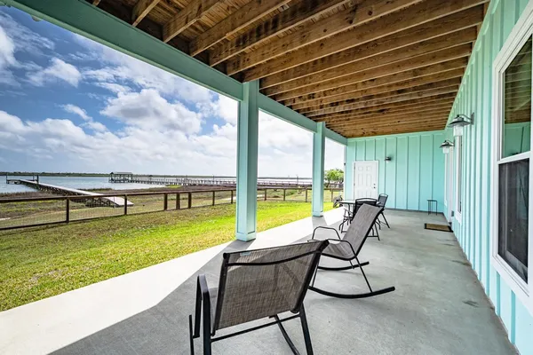 $1,190,000 | 9 Northpointe Drive, Rockport, TX 78382