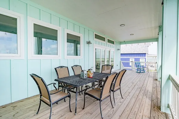 $1,190,000 | 9 Northpointe Drive, Rockport, TX 78382