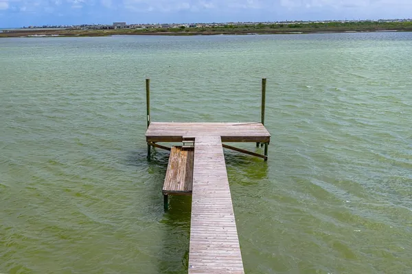 $1,190,000 | 9 Northpointe Drive, Rockport, TX 78382