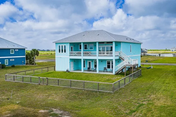 $1,190,000 | 9 Northpointe Drive, Rockport, TX 78382