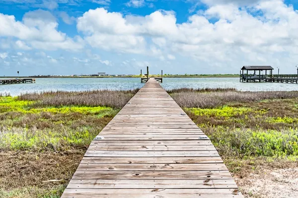 $1,190,000 | 9 Northpointe Drive, Rockport, TX 78382