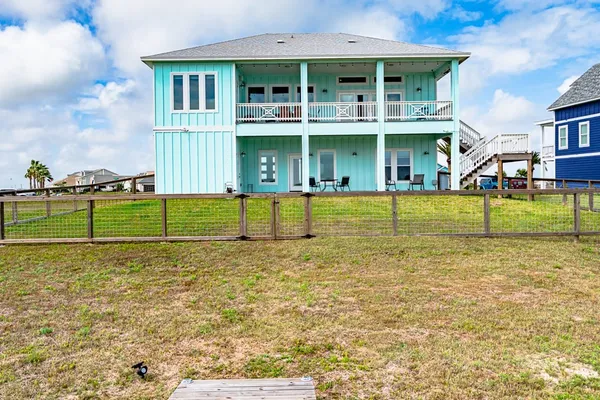 $1,190,000 | 9 Northpointe Drive, Rockport, TX 78382