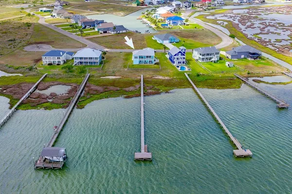 $1,190,000 | 9 Northpointe Drive, Rockport, TX 78382