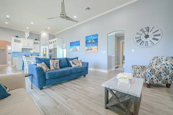 $1,190,000 | 9 Northpointe Drive, Rockport, TX 78382