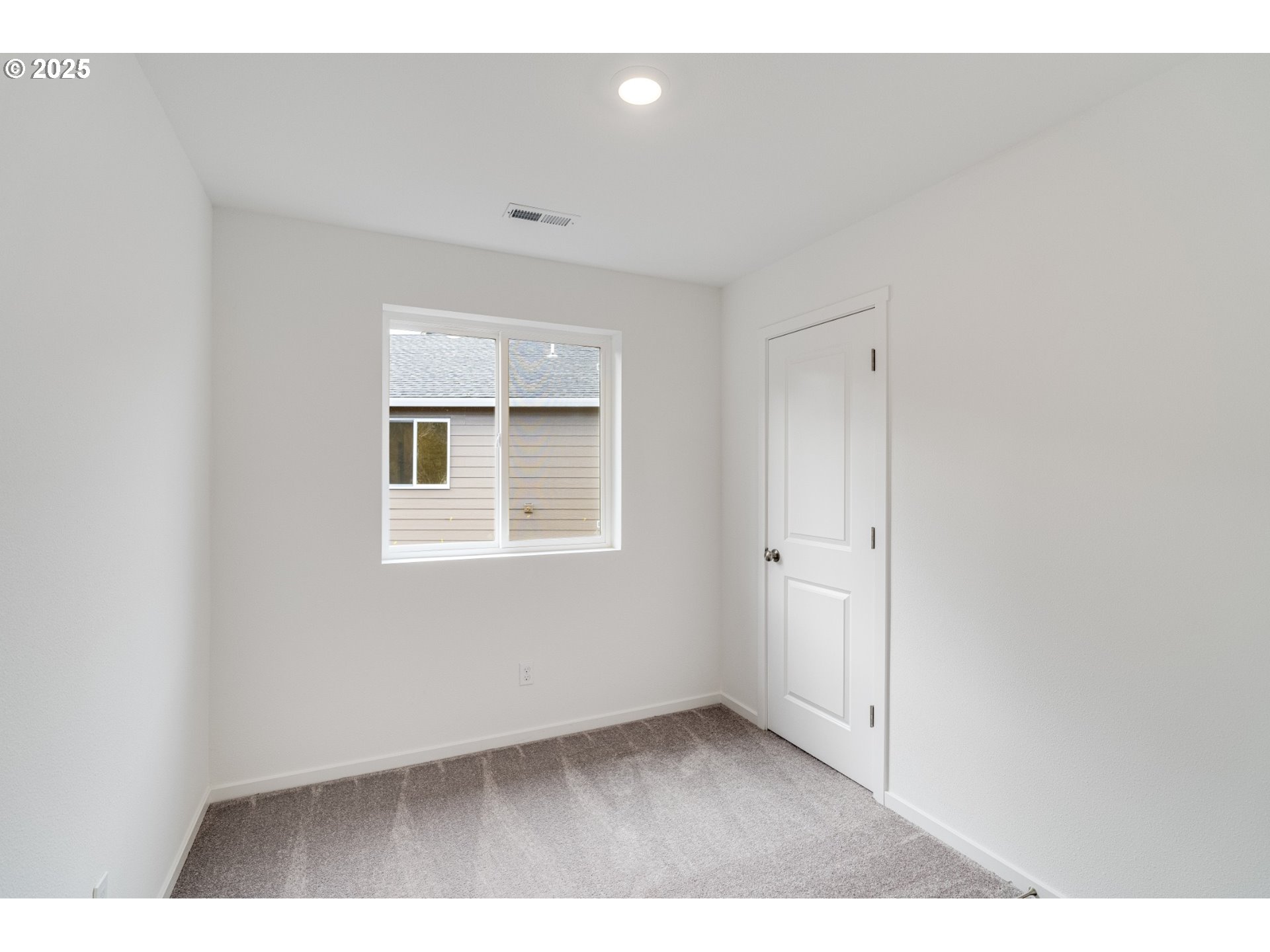 646 Minnesota Street Lebanon, OR 97355 - Photo 9 of 39 Gallery Image 9