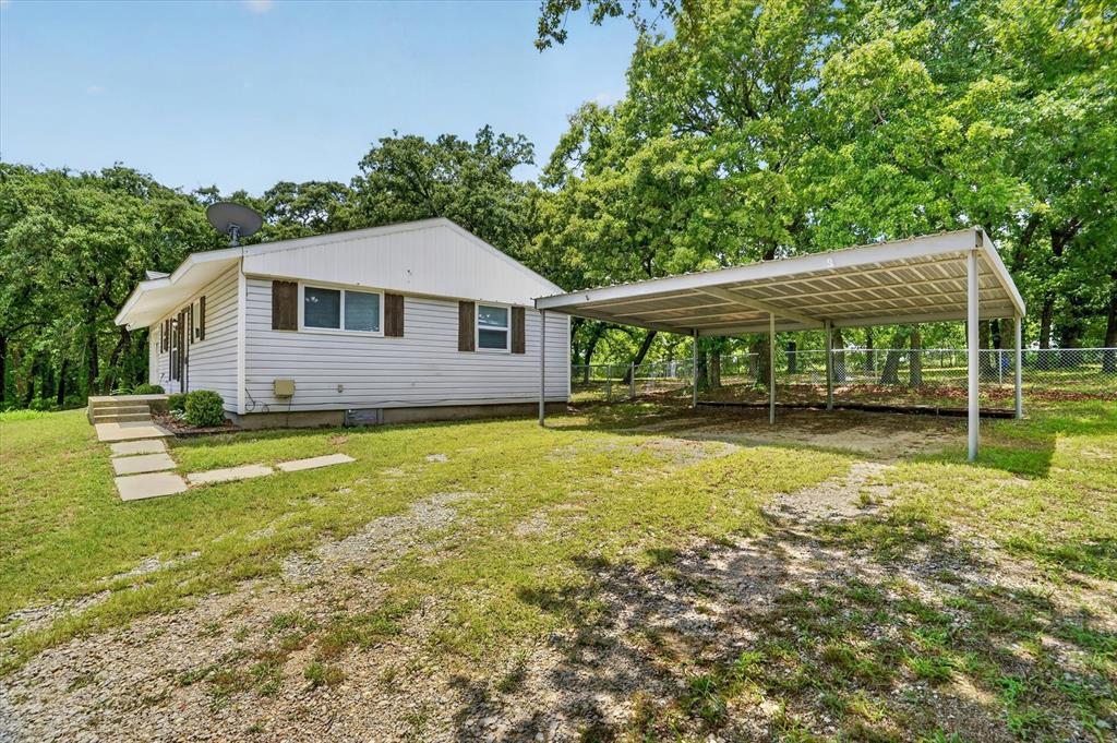 186 Garnet Road Springtown, TX 76082 - Photo 30 of 37