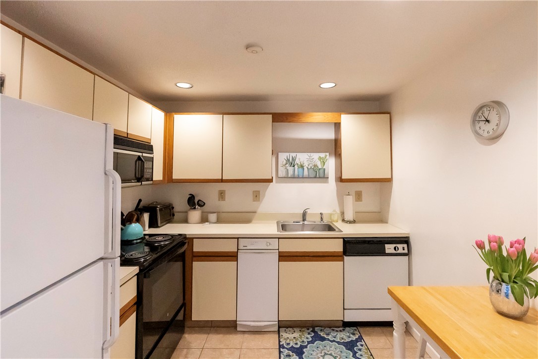 3524 West Shore Road, Unit 809 Warwick, RI 02886 - Photo 10 of 15