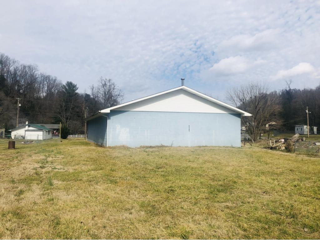 105 Journey's End Road Elizabethton, TN 37643 - Photo 16 of 20 Back View of Garage