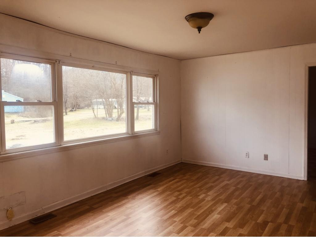 105 Journey's End Road Elizabethton, TN 37643 - Photo 4 of 20 Living Room