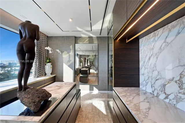 $15,000,000 | 120 Ocean Drive, Unit 1400, Miami Beach, FL 33139