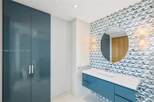 $15,000,000 | 120 Ocean Drive, Unit 1400, Miami Beach, FL 33139