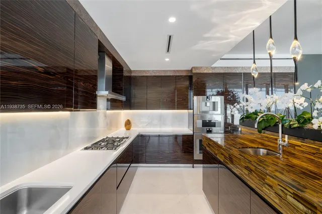 $15,000,000 | 120 Ocean Drive, Unit 1400, Miami Beach, FL 33139