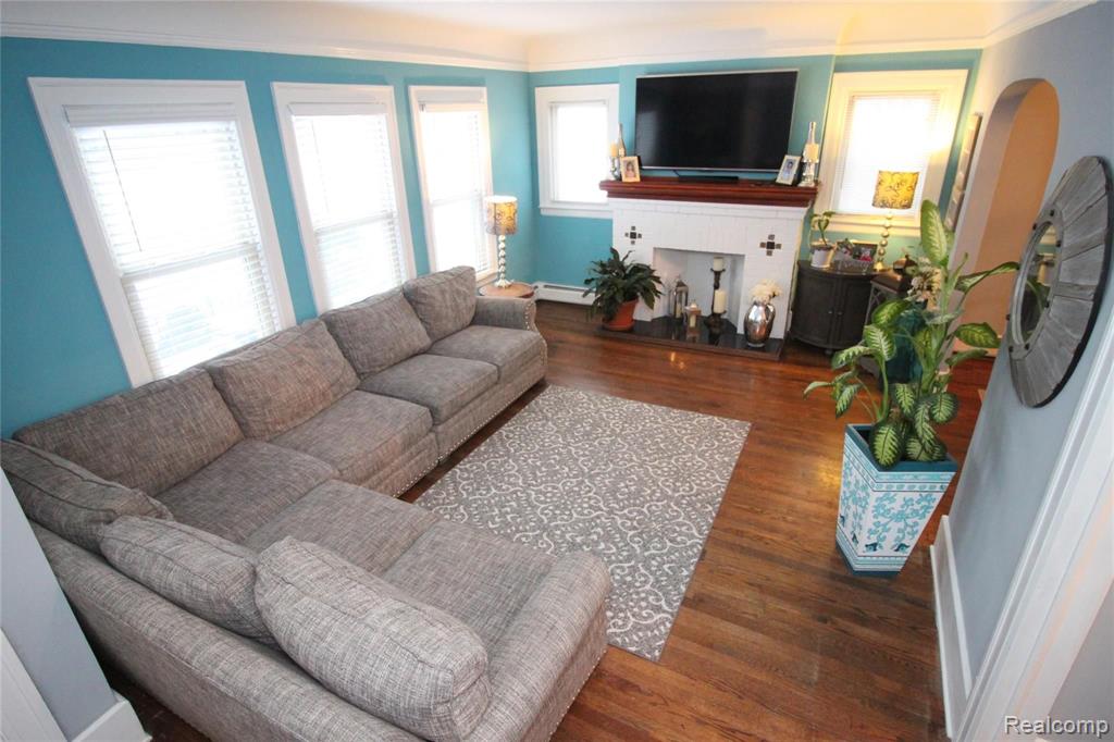 1376 Bedford Road Grosse Pointe Park, MI 48230 - Photo 25 of 49
