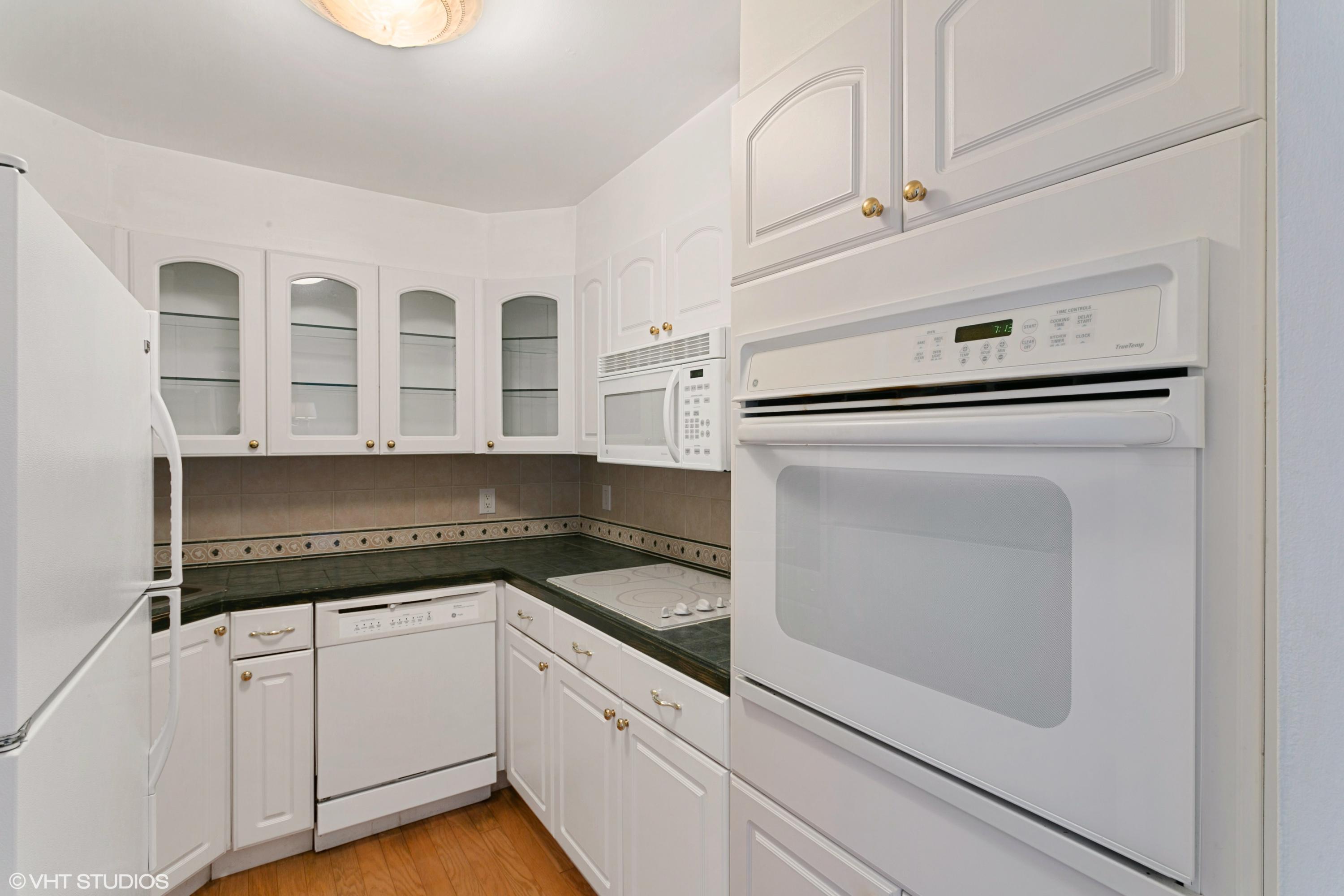 336 Golfview Road, Unit 604 North Palm Beach, FL 33408 - Photo 15 of 16 Kitchen 2