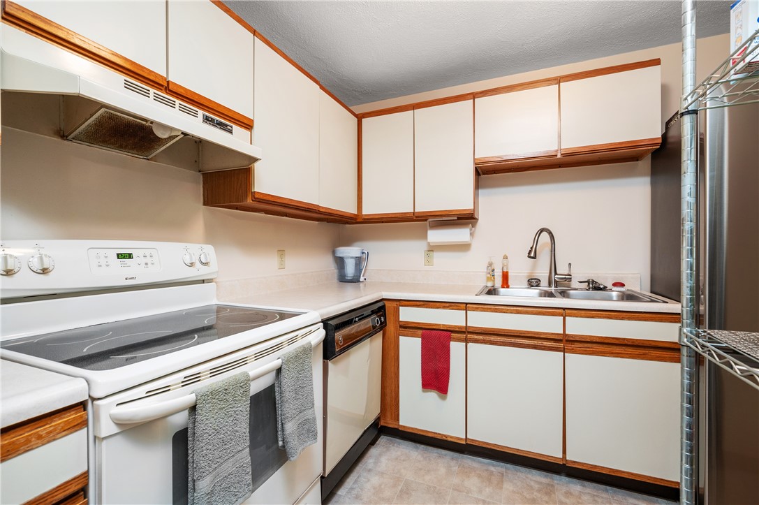 2 Angle Street, Unit 5 Lincoln, RI 02838 - Photo 3 of 22 Gallery Image 3
