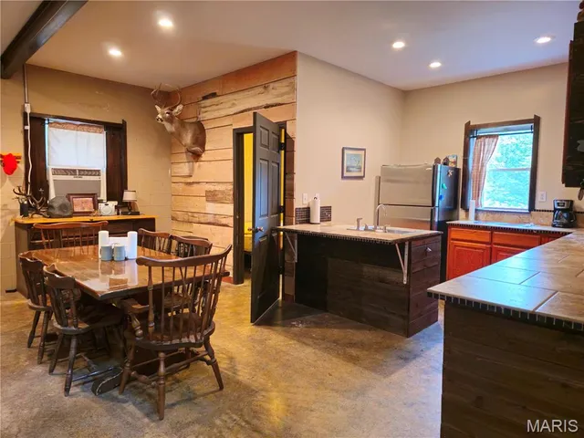 $160,000 | 6908 Coon Club Road, Versailles, MO 65084