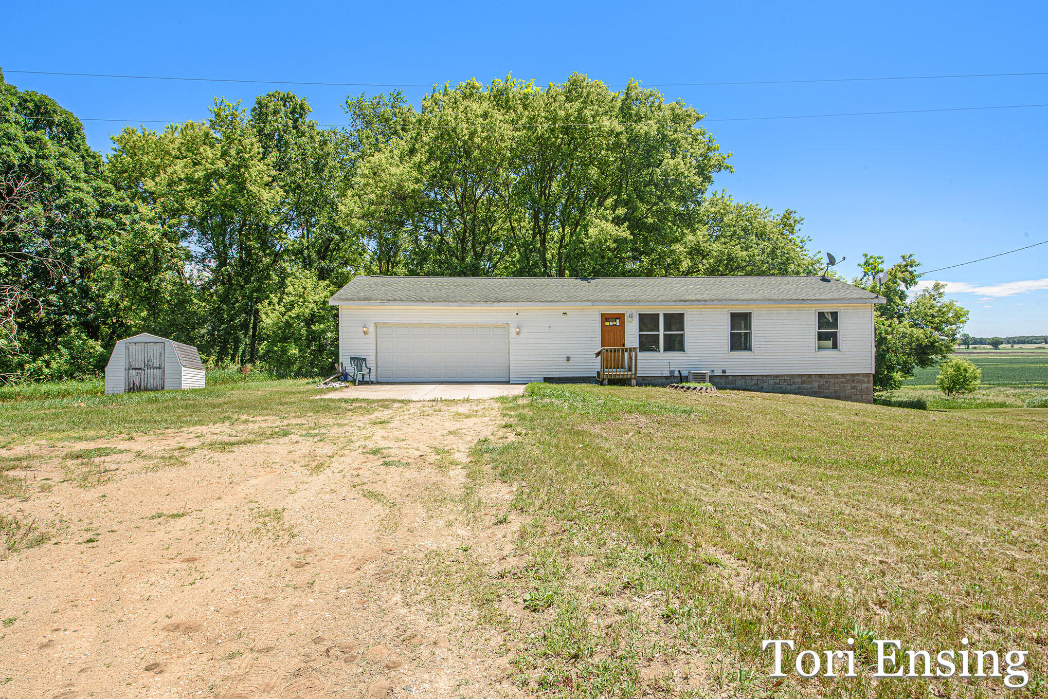 4727 South Lund Road Sheridan, MI 48884 - Photo 2 of 21 _DSC6604
