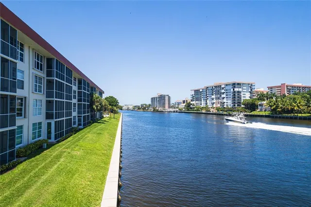 $3,300 | 3180 Northeast 48th Court, Unit 412, Lighthouse Point, FL 33064