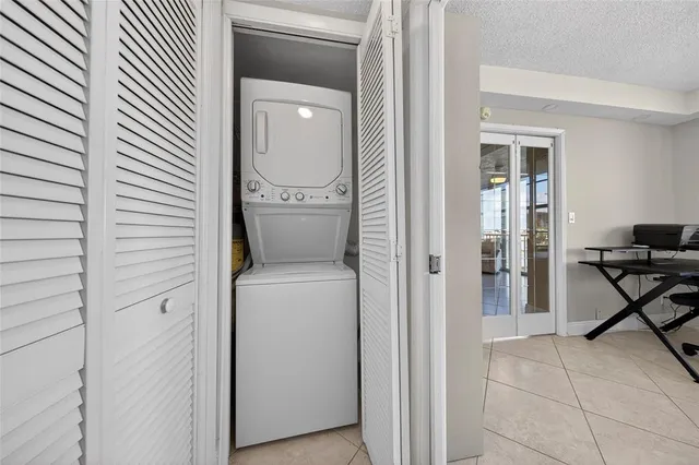 $3,300 | 3180 Northeast 48th Court, Unit 412, Lighthouse Point, FL 33064