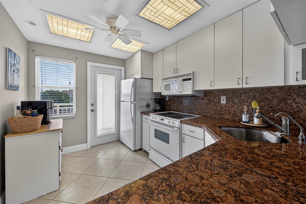 3180 Northeast 48th Court, Unit 412 Lighthouse Point, FL 33064 - Photo 31 of 41