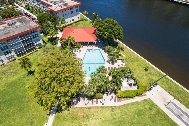 $3,300 | 3180 Northeast 48th Court, Unit 412, Lighthouse Point, FL 33064