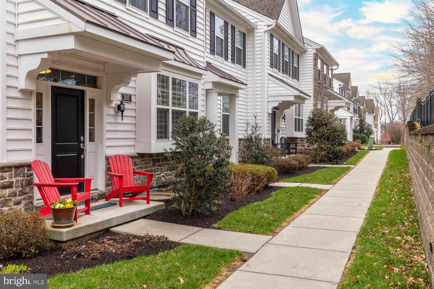 207 Avian Alley Springfield, PA 19064 - Photo 2 of 41