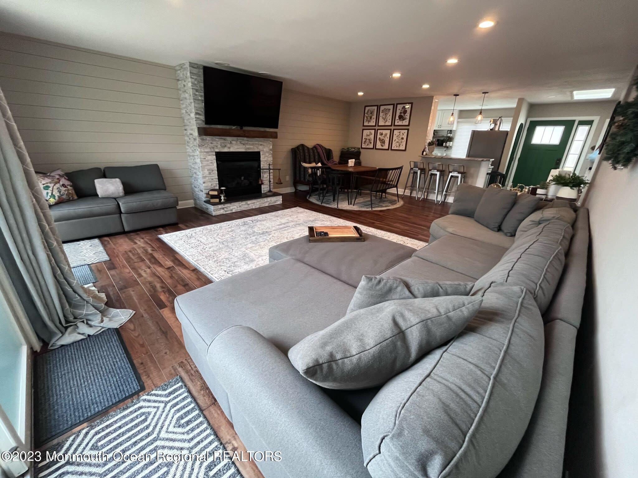 25 Long Road Freehold, NJ 07728 - Photo 5 of 33 Image 05