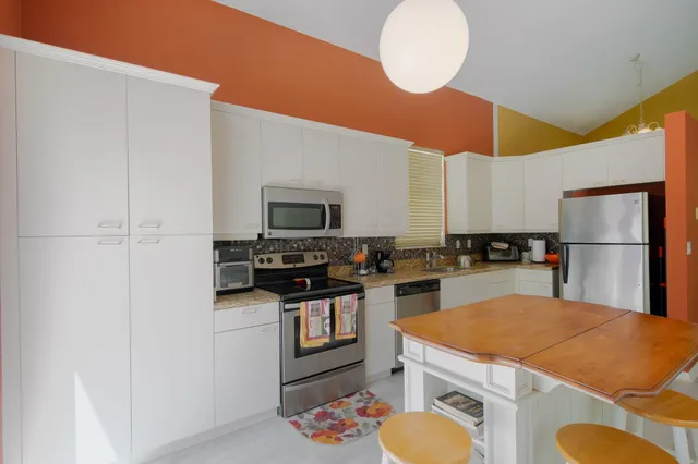 $595,000 | 9672 Wyeth Court, Wellington, FL 33414