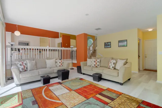 $595,000 | 9672 Wyeth Court, Wellington, FL 33414