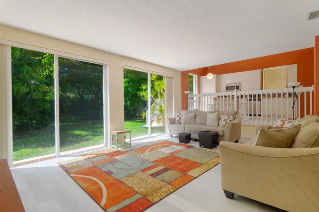 $595,000 | 9672 Wyeth Court, Wellington, FL 33414