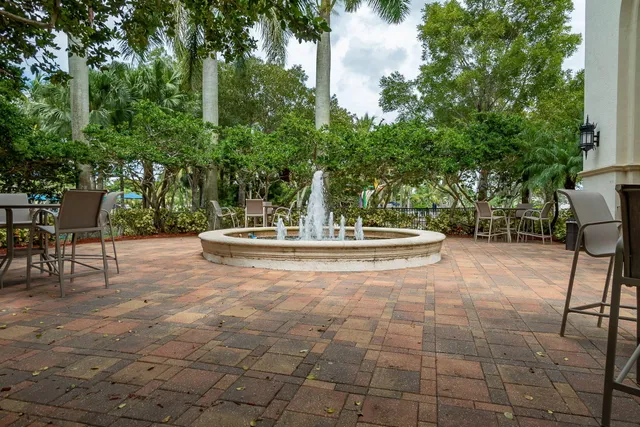 $595,000 | 9672 Wyeth Court, Wellington, FL 33414