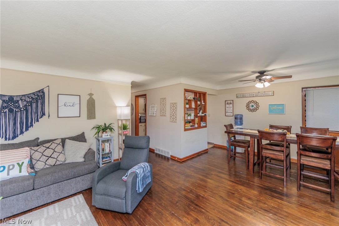 10906 Snow Road Cleveland, OH 44130 - Photo 7 of 48