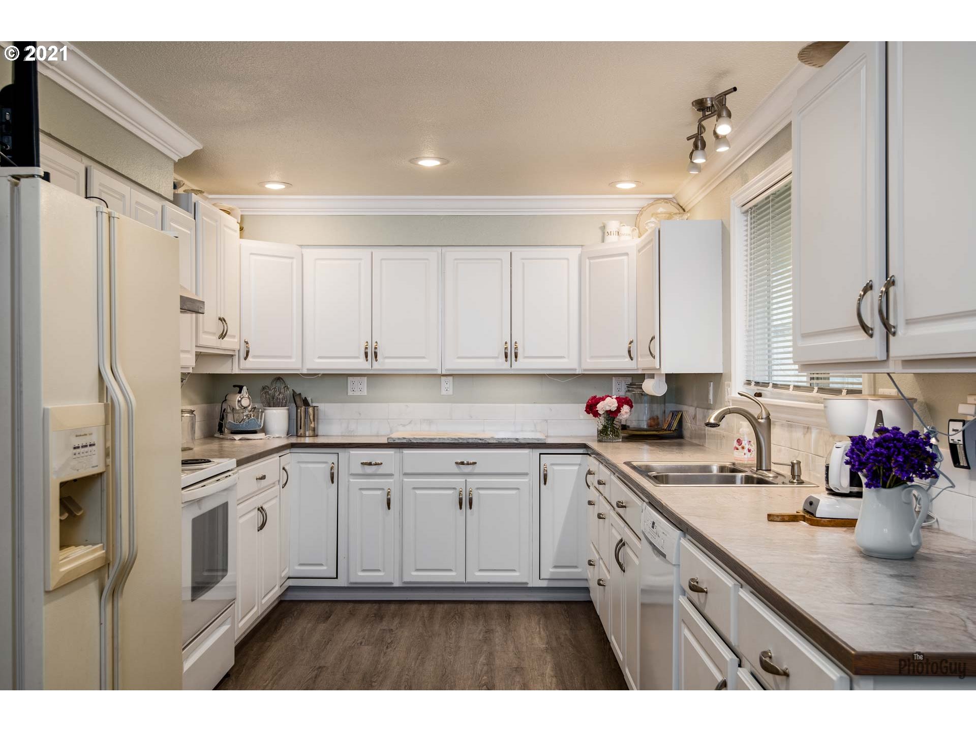 349 South 47th Street Springfield, OR 97478 - Photo 12 of 30