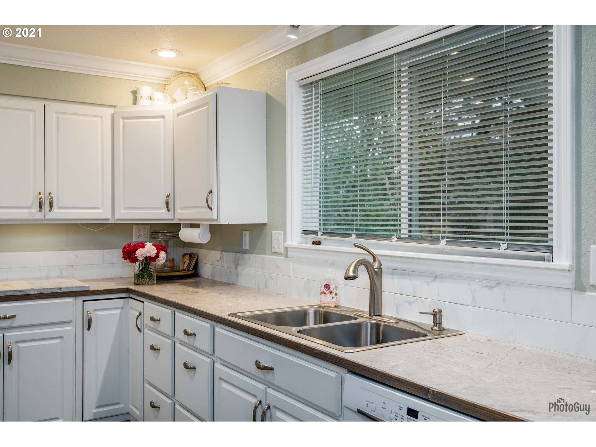 349 South 47th Street Springfield, OR 97478 - Photo 13 of 30
