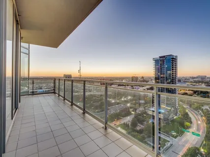 $1,645,000 | 2900 McKinnon Street, Unit 2204, Dallas, TX 75201