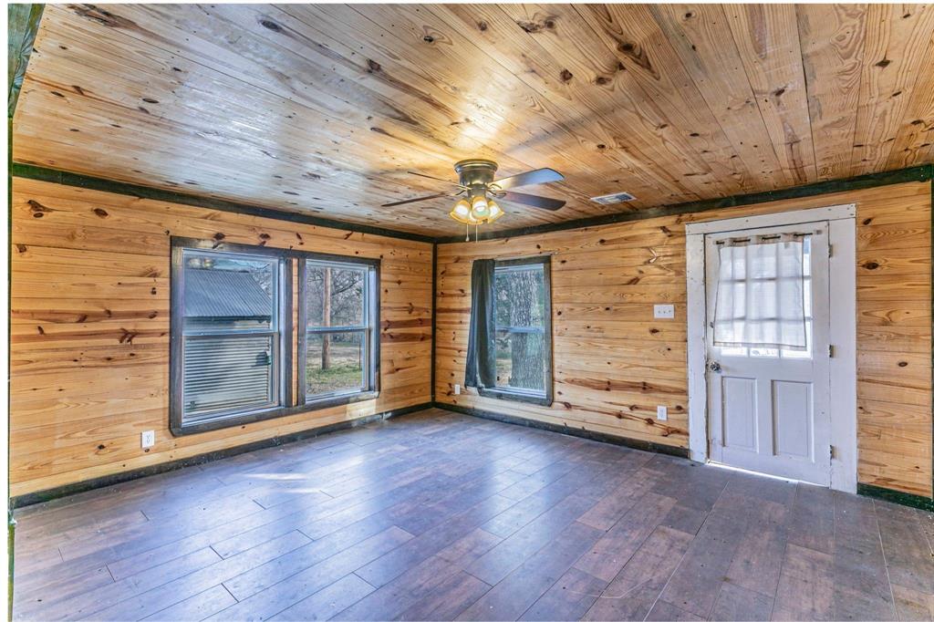 4606 Oak Grove Road Ennis, TX 75119 - Photo 2 of 20