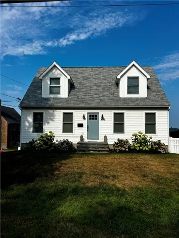 $8,000 | 433 Wolcott Avenue, Middletown, RI 02842