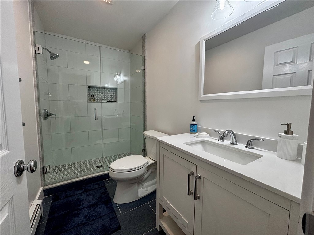 433 Wolcott Avenue Middletown, RI 02842 - Photo 13 of 32