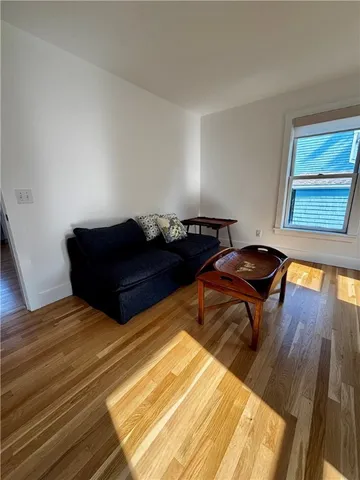 $8,000 | 433 Wolcott Avenue, Middletown, RI 02842