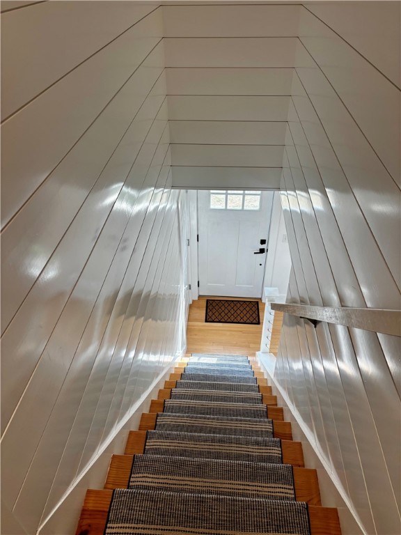 433 Wolcott Avenue Middletown, RI 02842 - Photo 19 of 32