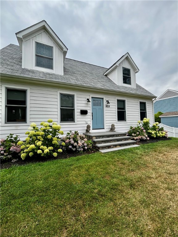 433 Wolcott Avenue Middletown, RI 02842 - Photo 2 of 32