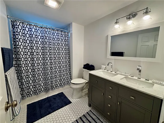 $8,000 | 433 Wolcott Avenue, Middletown, RI 02842