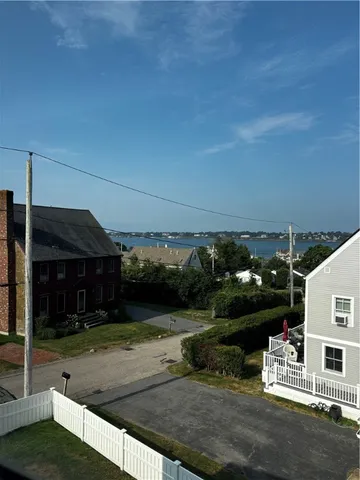 $8,000 | 433 Wolcott Avenue, Middletown, RI 02842