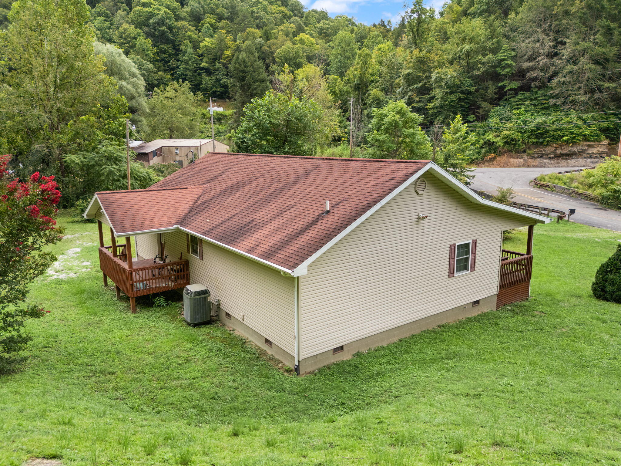 617 Big Willard Road Busy, KY 41723 - Photo 9 of 63 45-web-or-mls-DJI_20250804160204_0250_D