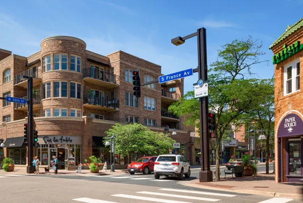 $1,699,900 | 5913 Abbott Avenue South, Edina, MN 55410