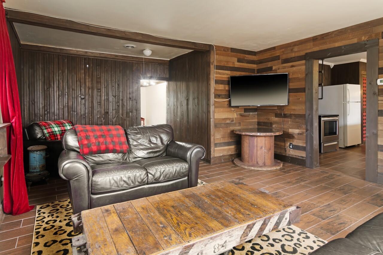6485 Lakeshore Road Manistee, MI 49660 - Photo 15 of 58 6-Scene-3