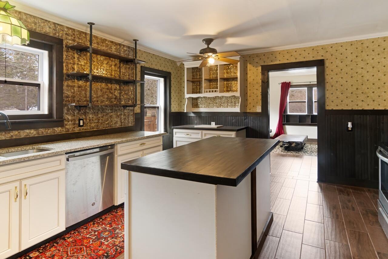 6485 Lakeshore Road Manistee, MI 49660 - Photo 26 of 58 23-Scene-21
