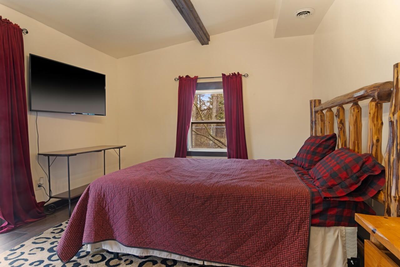 6485 Lakeshore Road Manistee, MI 49660 - Photo 43 of 58 33-Scene-32